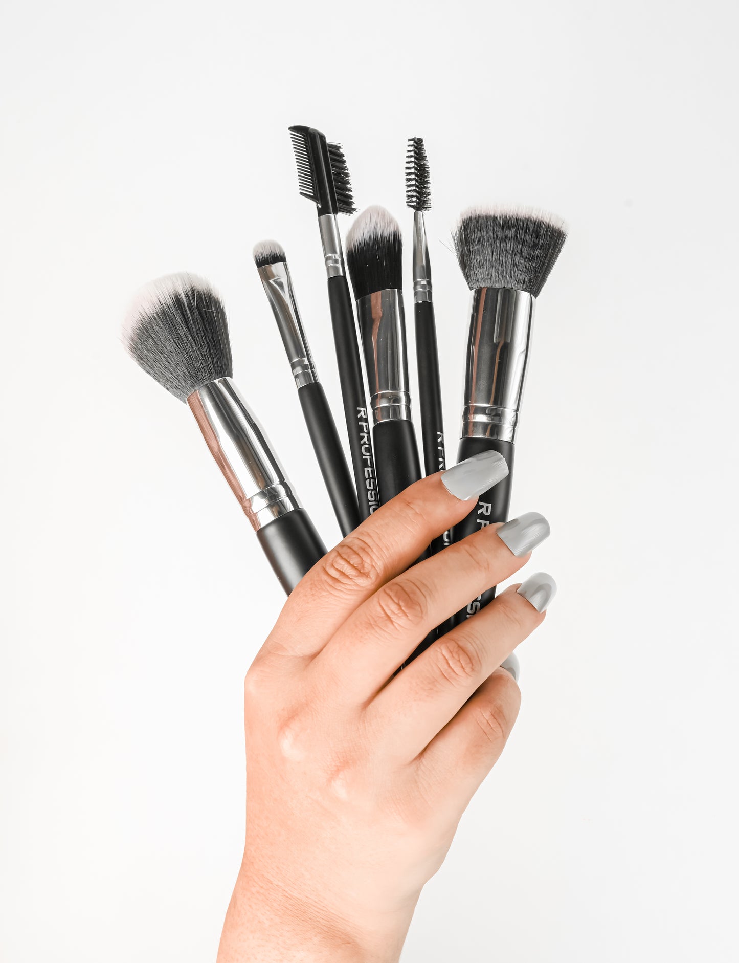 R PROFESSIONAL Essential Makeup Brush Set (24pieces)